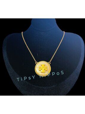 Beautiful Tory Burch Kira Mother of Pearl &amp; Gold Pendant Necklace